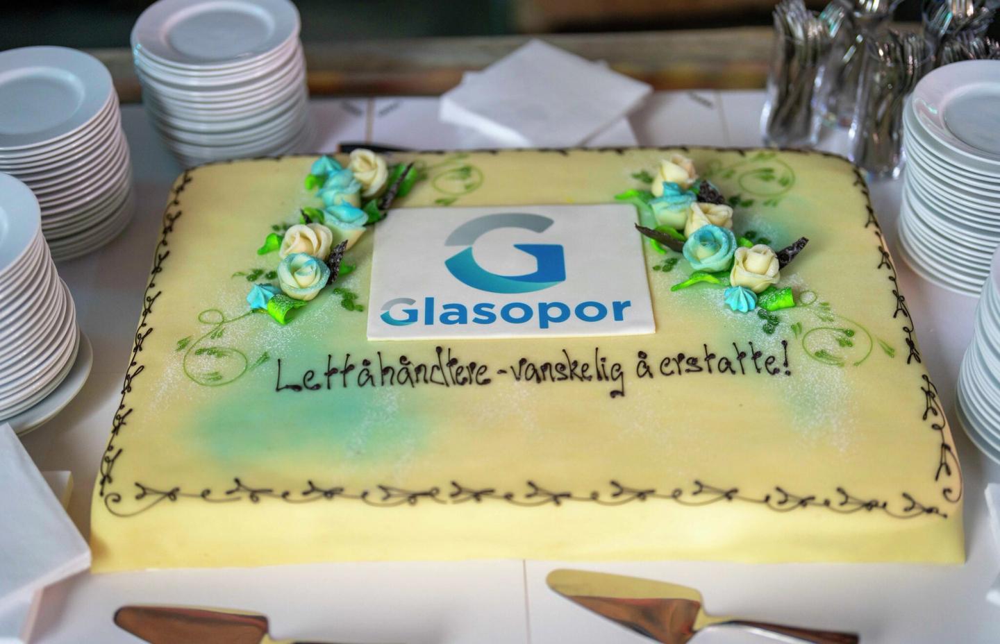 En svær marsipankake.