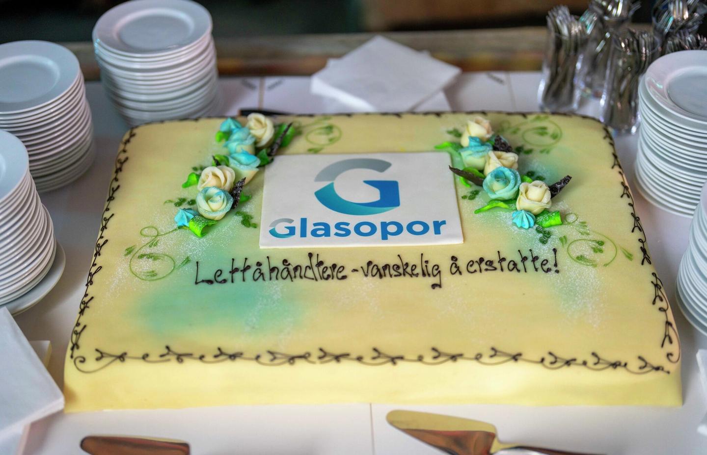 En svær marsipankake.