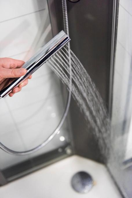 Dusj med gjenvinning av gråvann