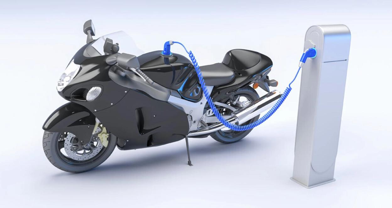 Illustrasjonsbilde av en elmotorsykkel som lader
