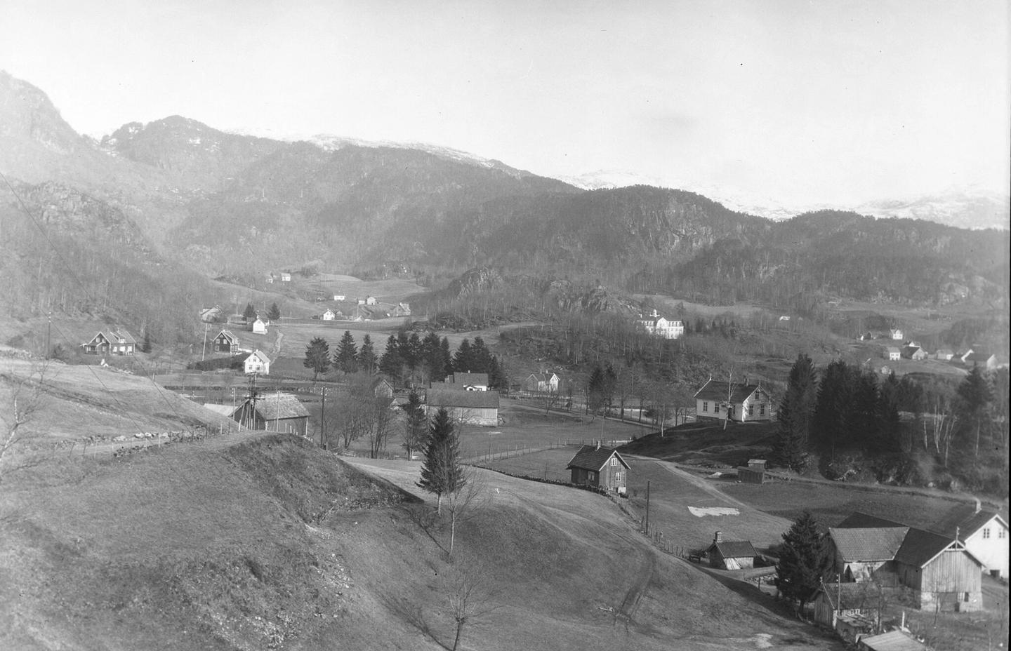 Fotografi av Sauda slik det så ut på begynnelsen av 1900-tallet.