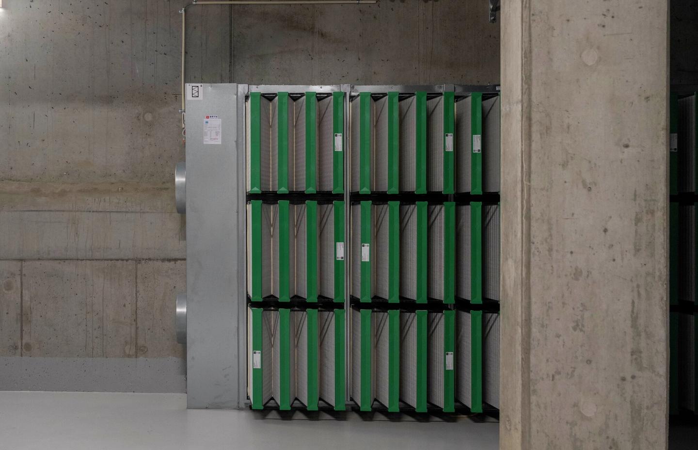 Ventilasjonsanlegg i kjeller.