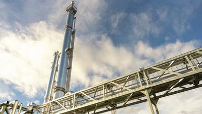 Overskyet fjellandskap ved Moldefjorden