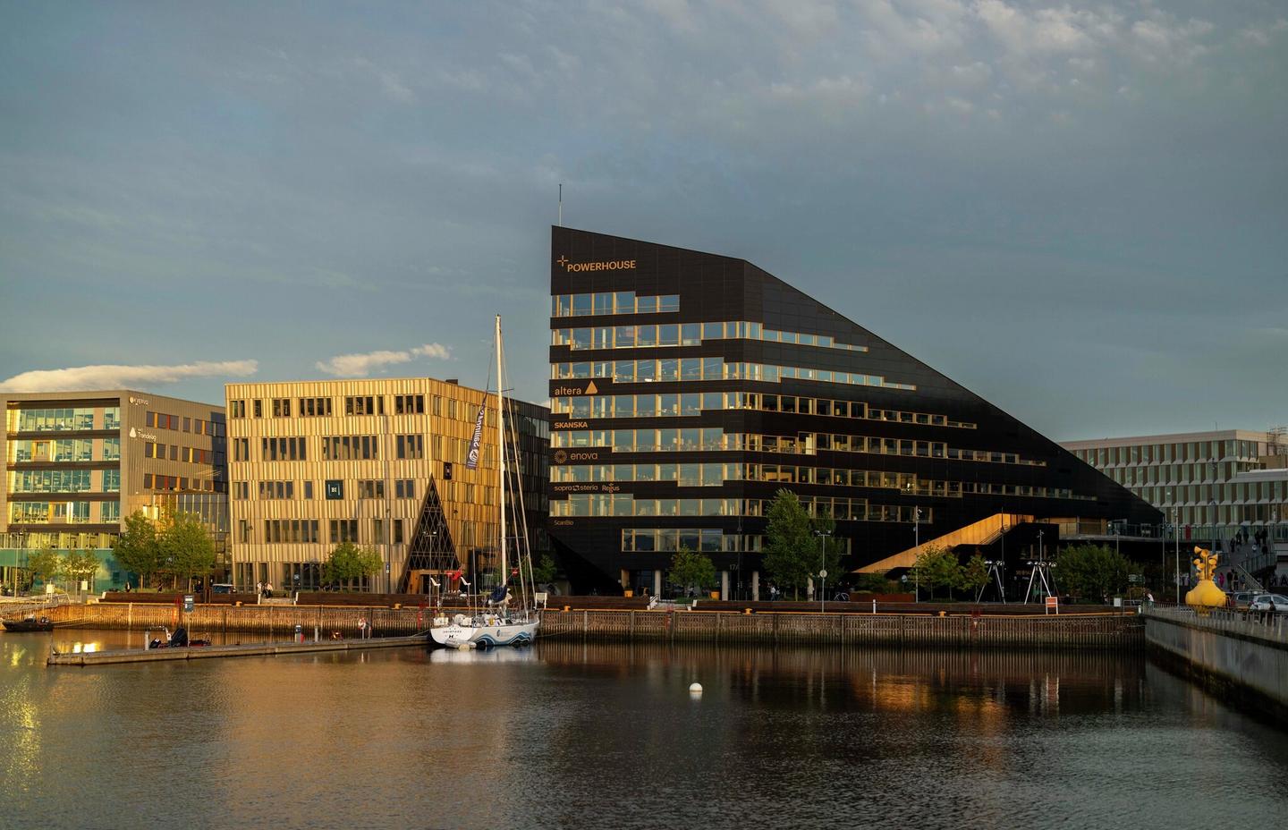 De tre byggene på Brattårkaia.