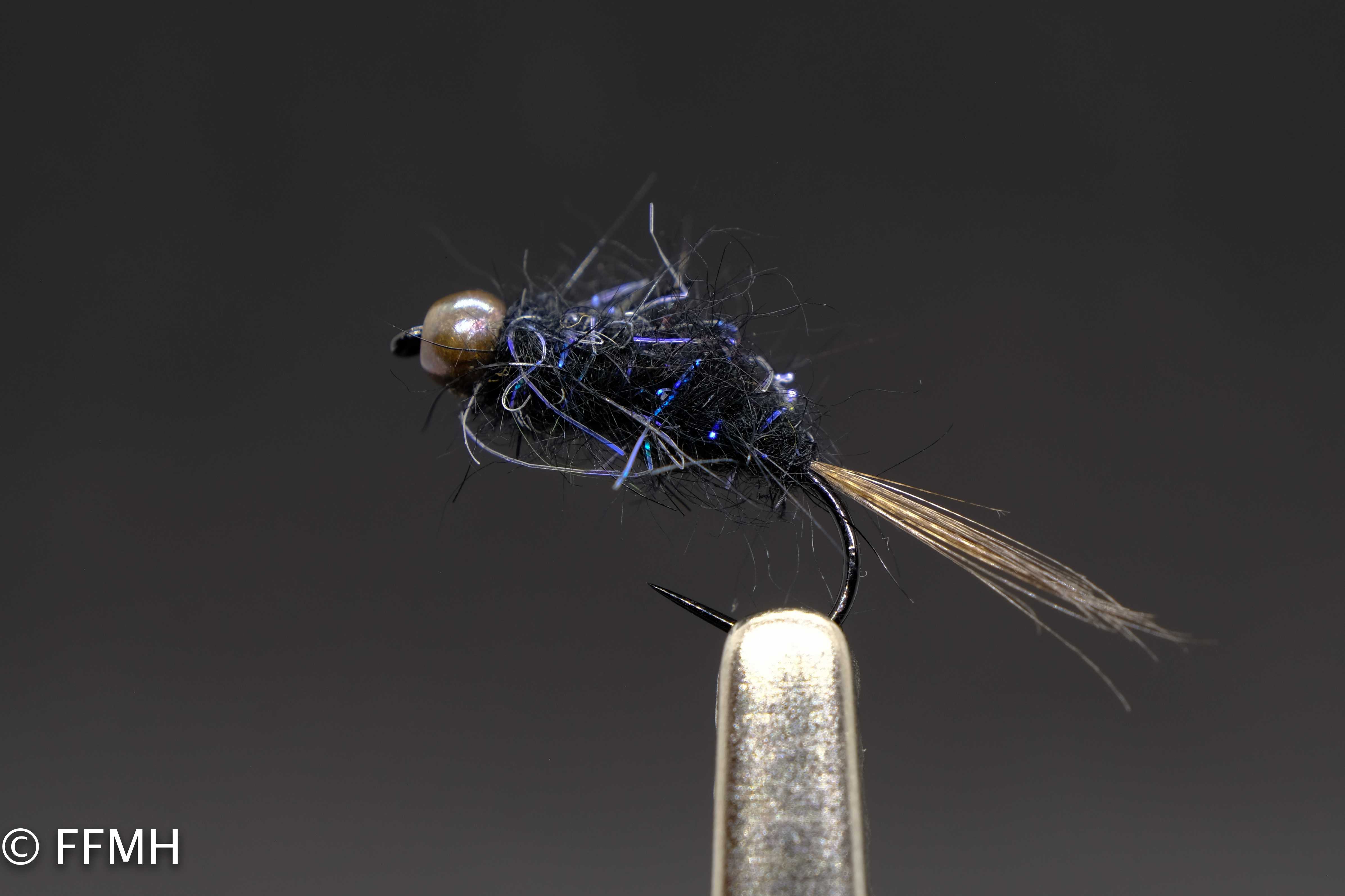 Minimal Pattern Black Nymph