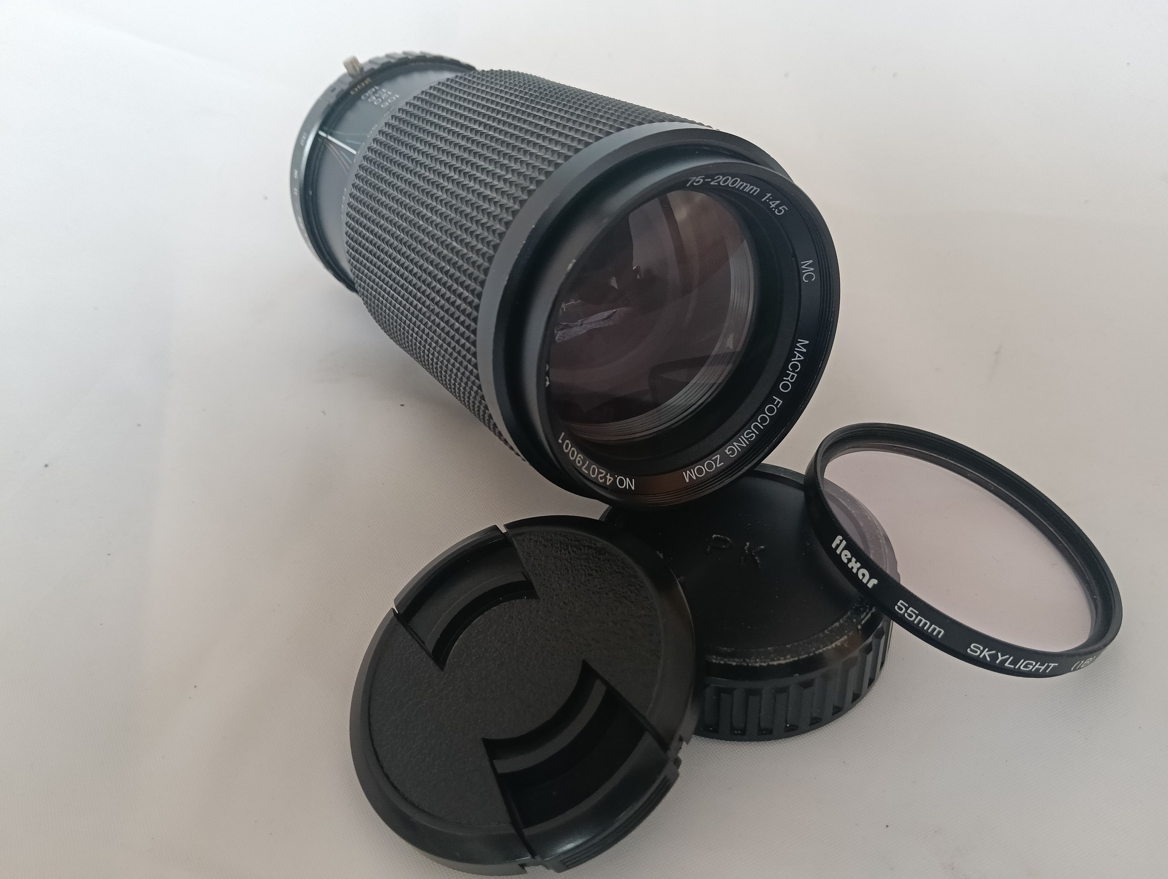 Sakar MC Macro Focusing Zoom 75-200mm f4.5