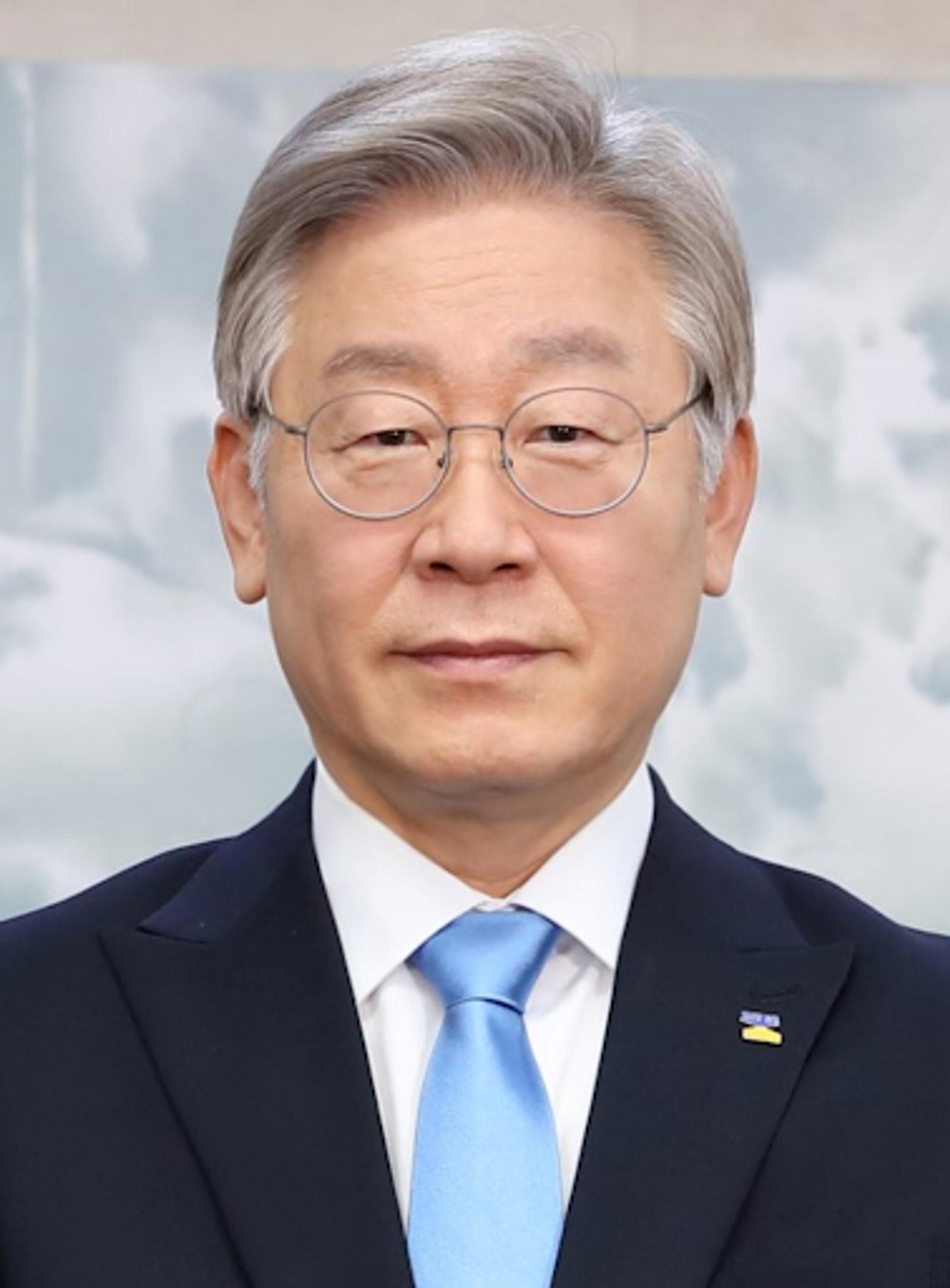Compass Money: Lee Jae-myung Tops SK Presidential Polls, Proposes Universal Basic Income