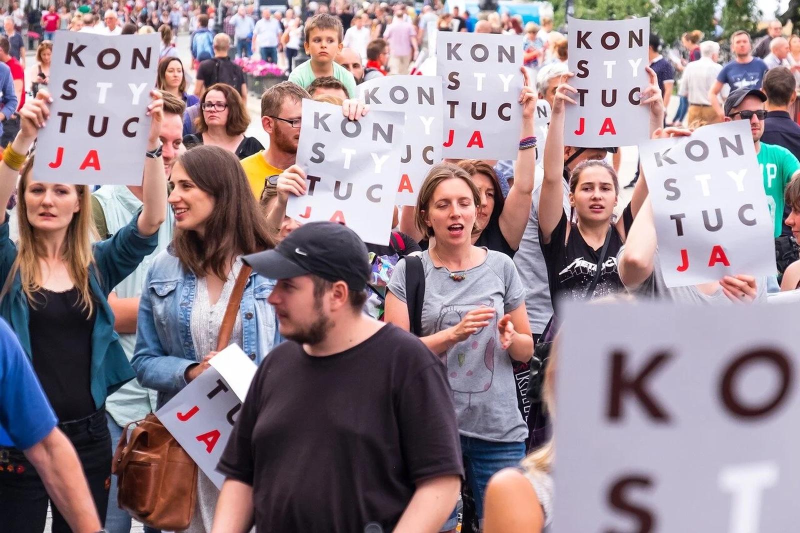 Abortion Ban in Poland Sparks Warsaw’s Largest Protest Since 1989