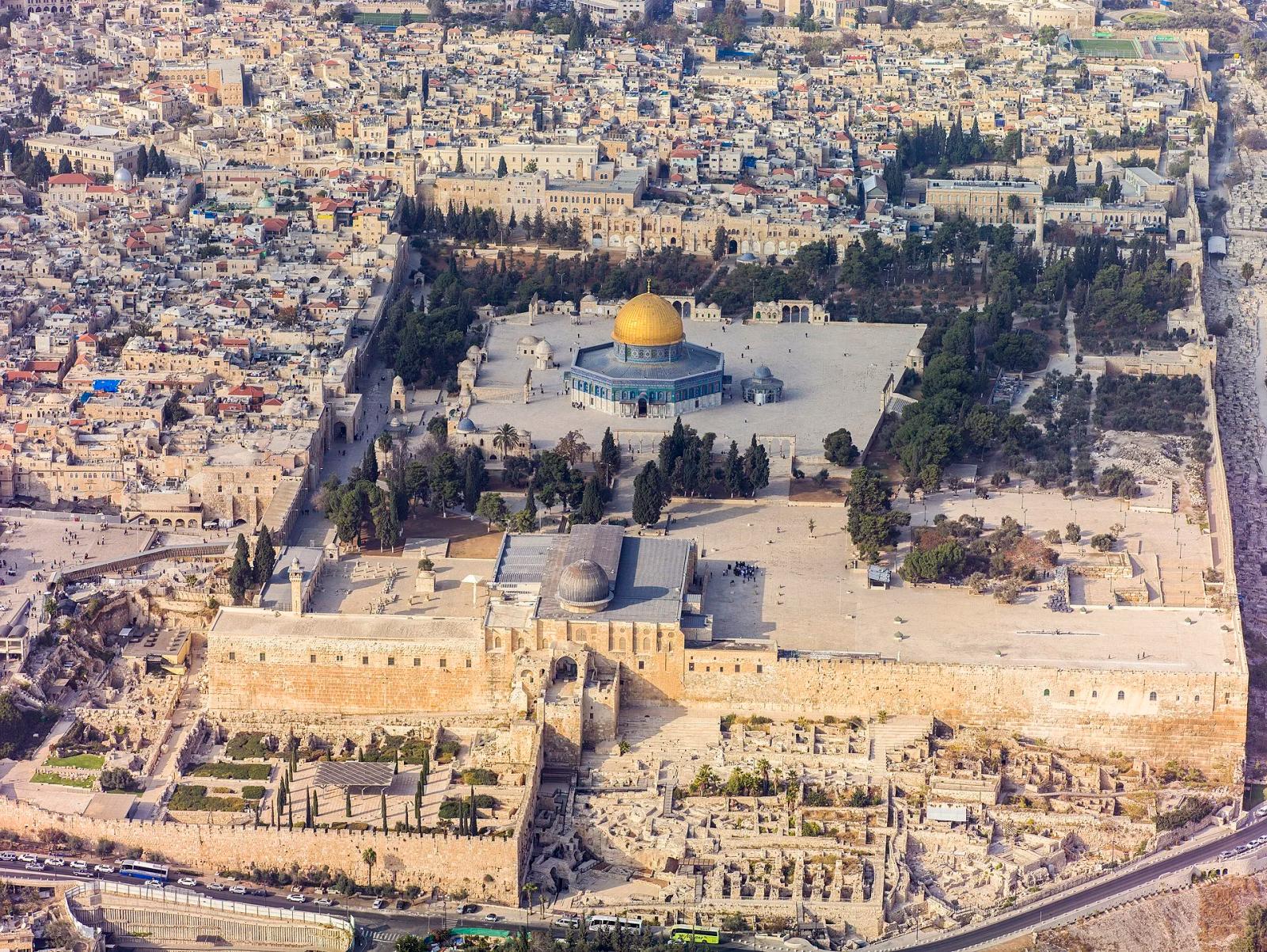 Gulf Tourists to Jerusalem Put Palestinians in Difficult Position