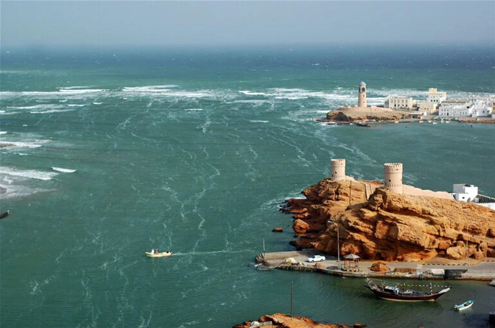 Oman, Diverging From Gulf Practice, Plans Income Tax on the Wealthy