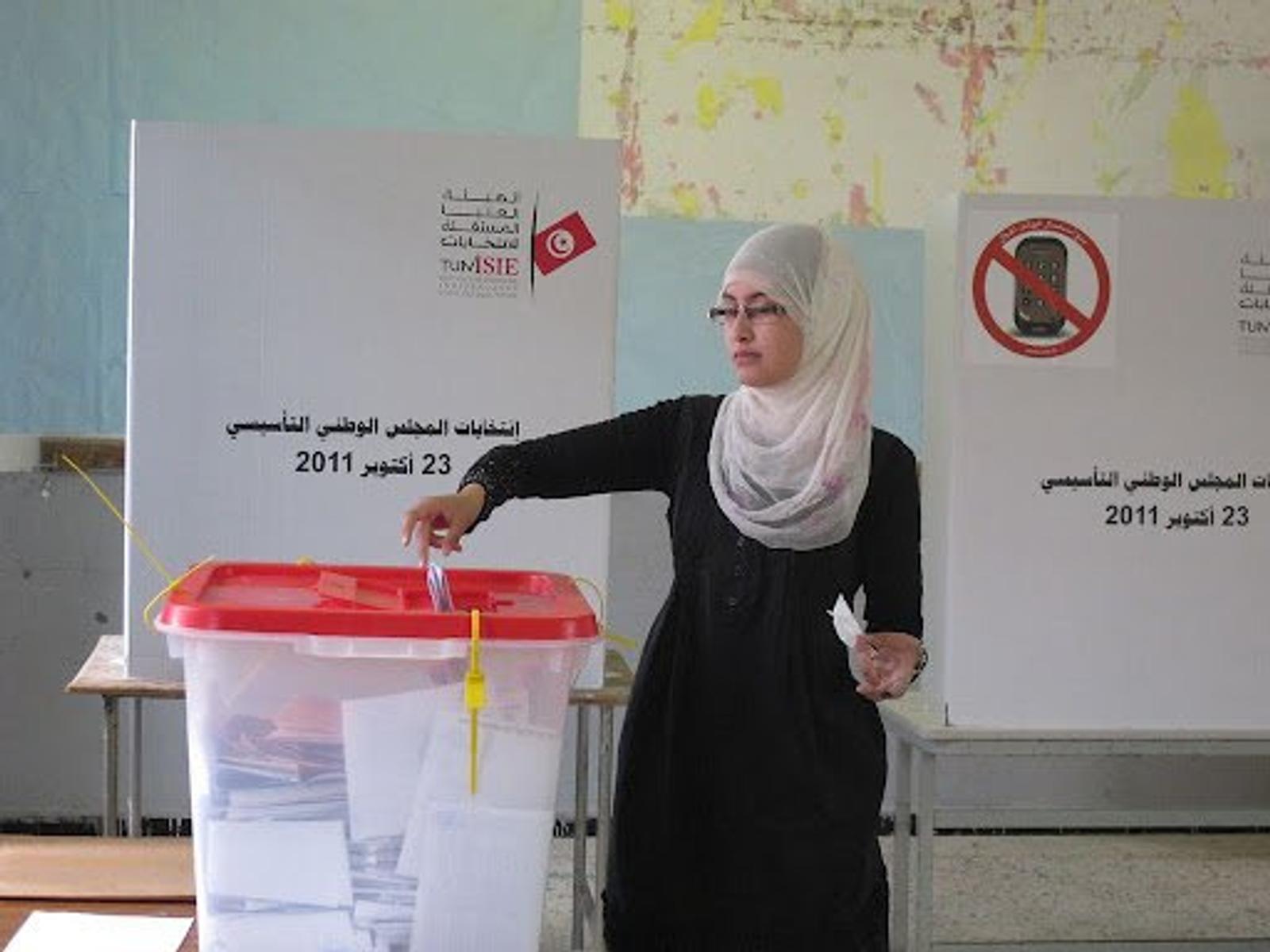 Return to Autocracy: The end of the Arab Spring in Tunisia