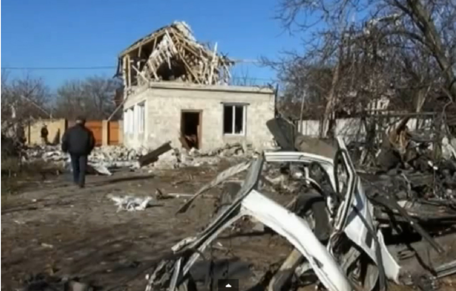 Ethnic Russians in Ukrainian Breakaway Regions Flee to Russia