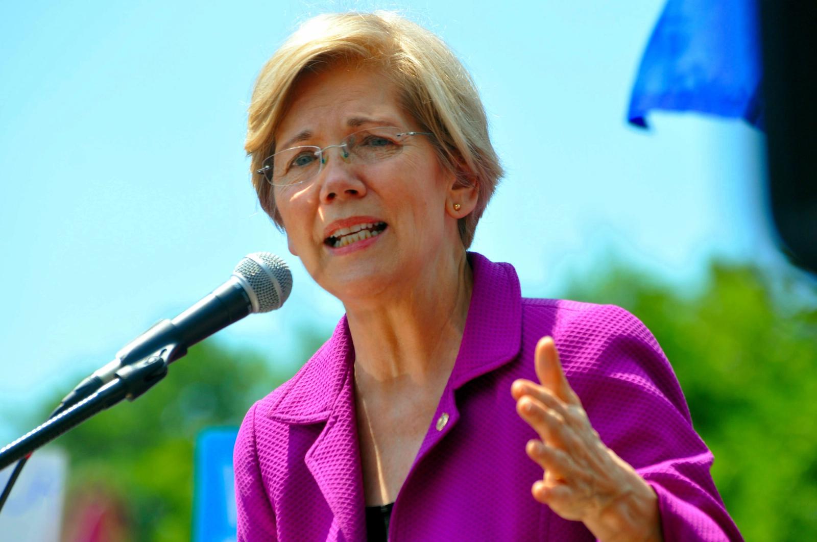 Elizabeth Warren Pledges To Break Up Big Tech