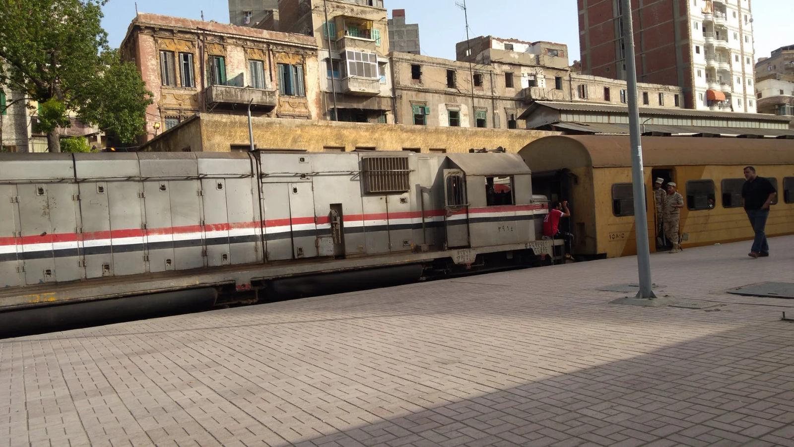 Egyptian Man Dies After Allegedly Being Forced Off Moving Train
