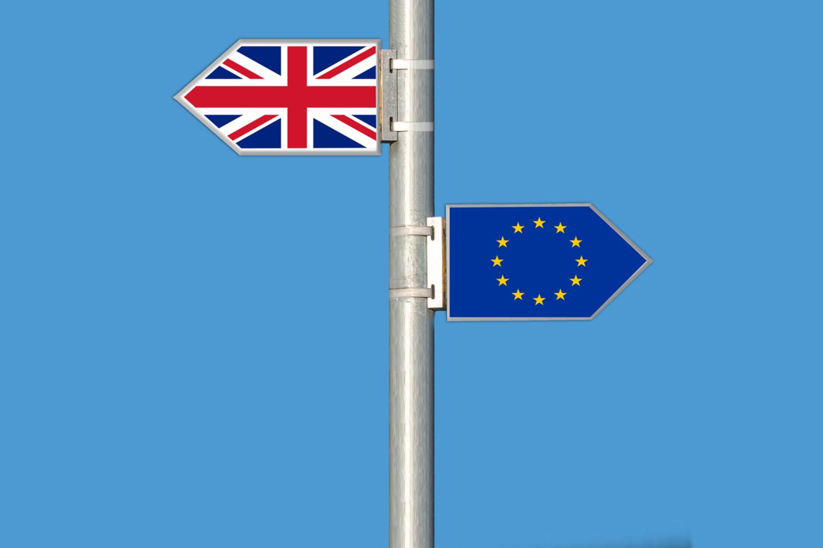Flags of the EU and the UK