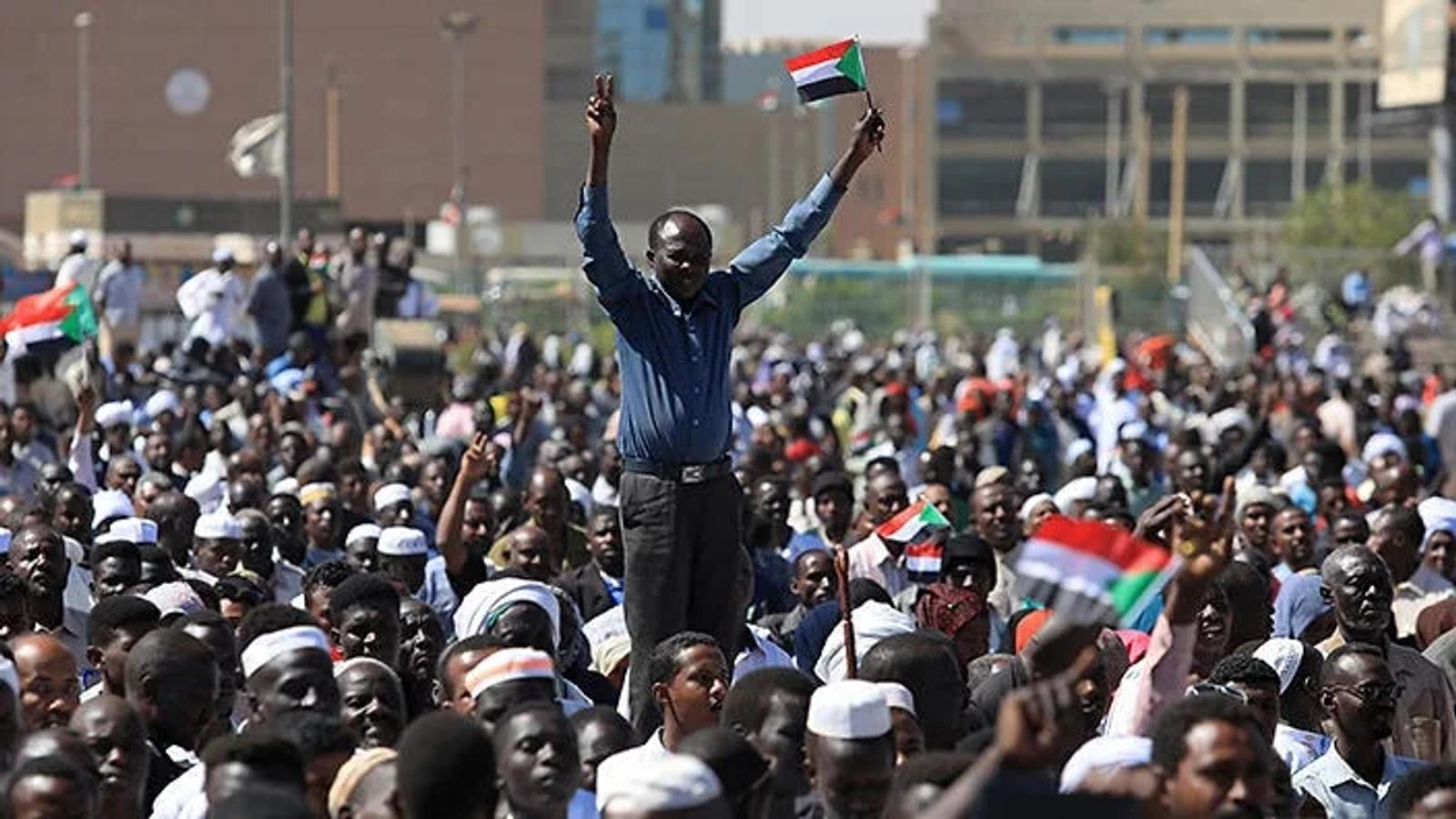Sudanese Parliament Shortens State of Emergency