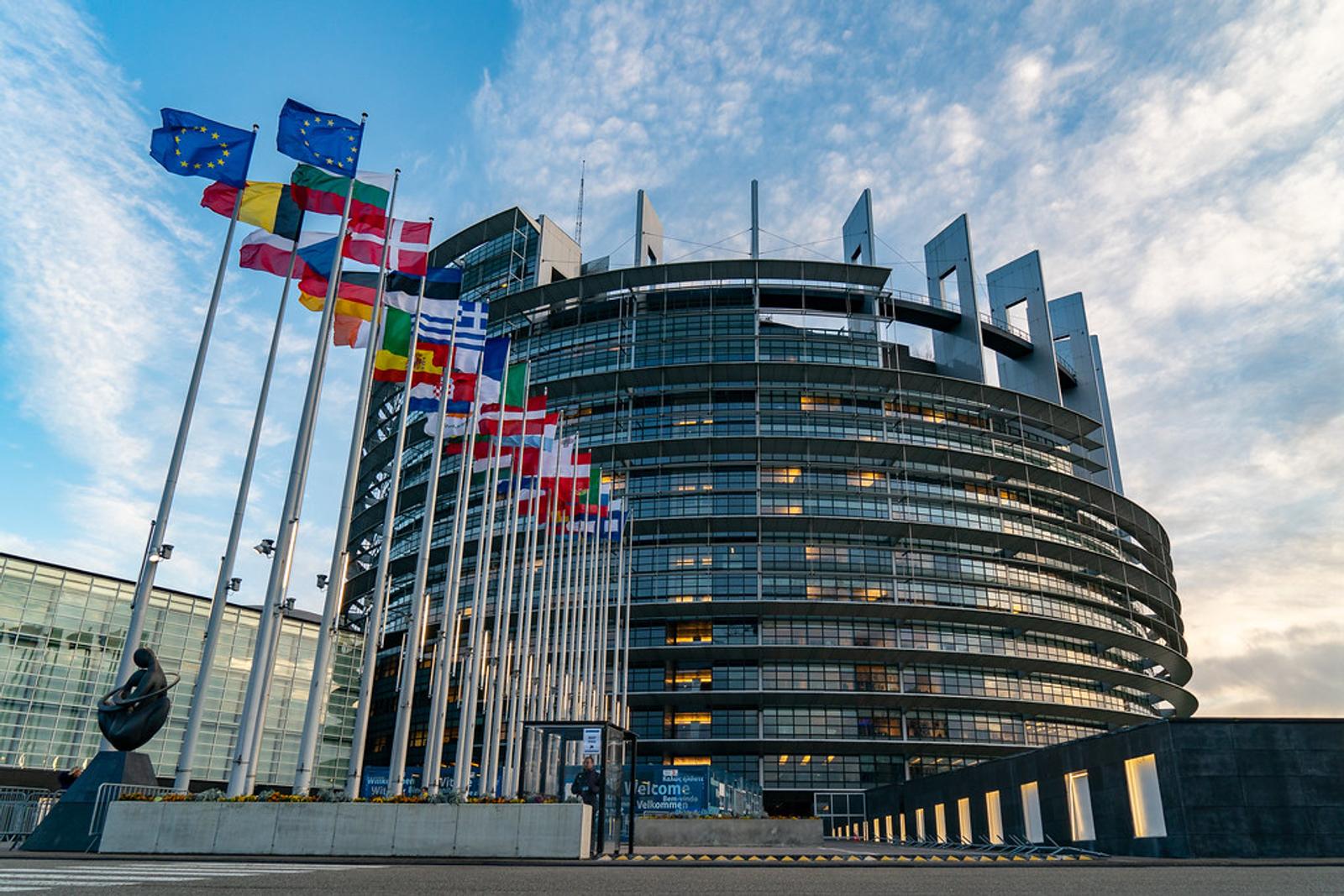Compass Money: U.S. and EU Impose Sanctions on Russia Following Poisoning of Dissident