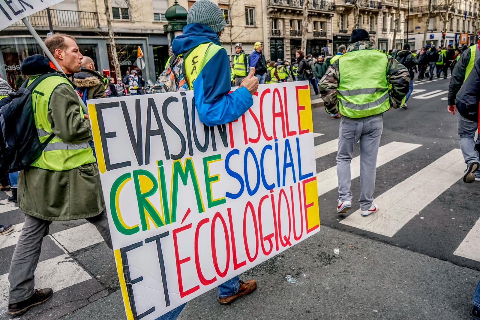 Yellow Vest Protests Make Violent Return in France