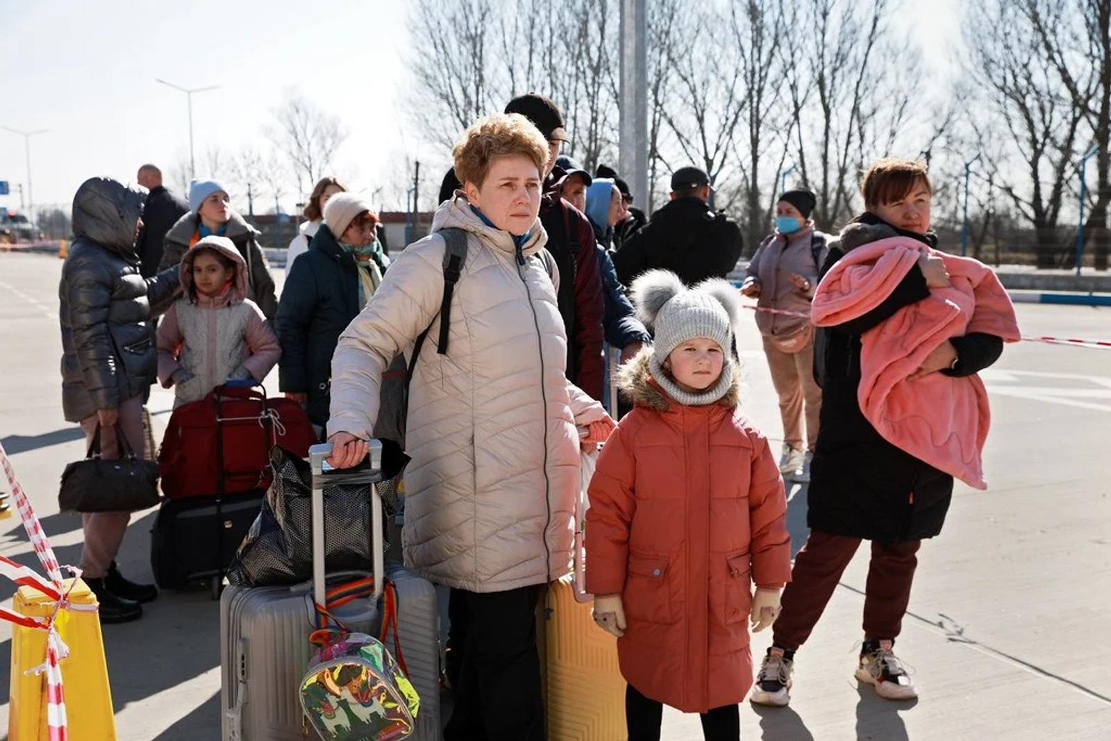 Ukrainian Refugee Crisis Persists in Czech Republic and Poland