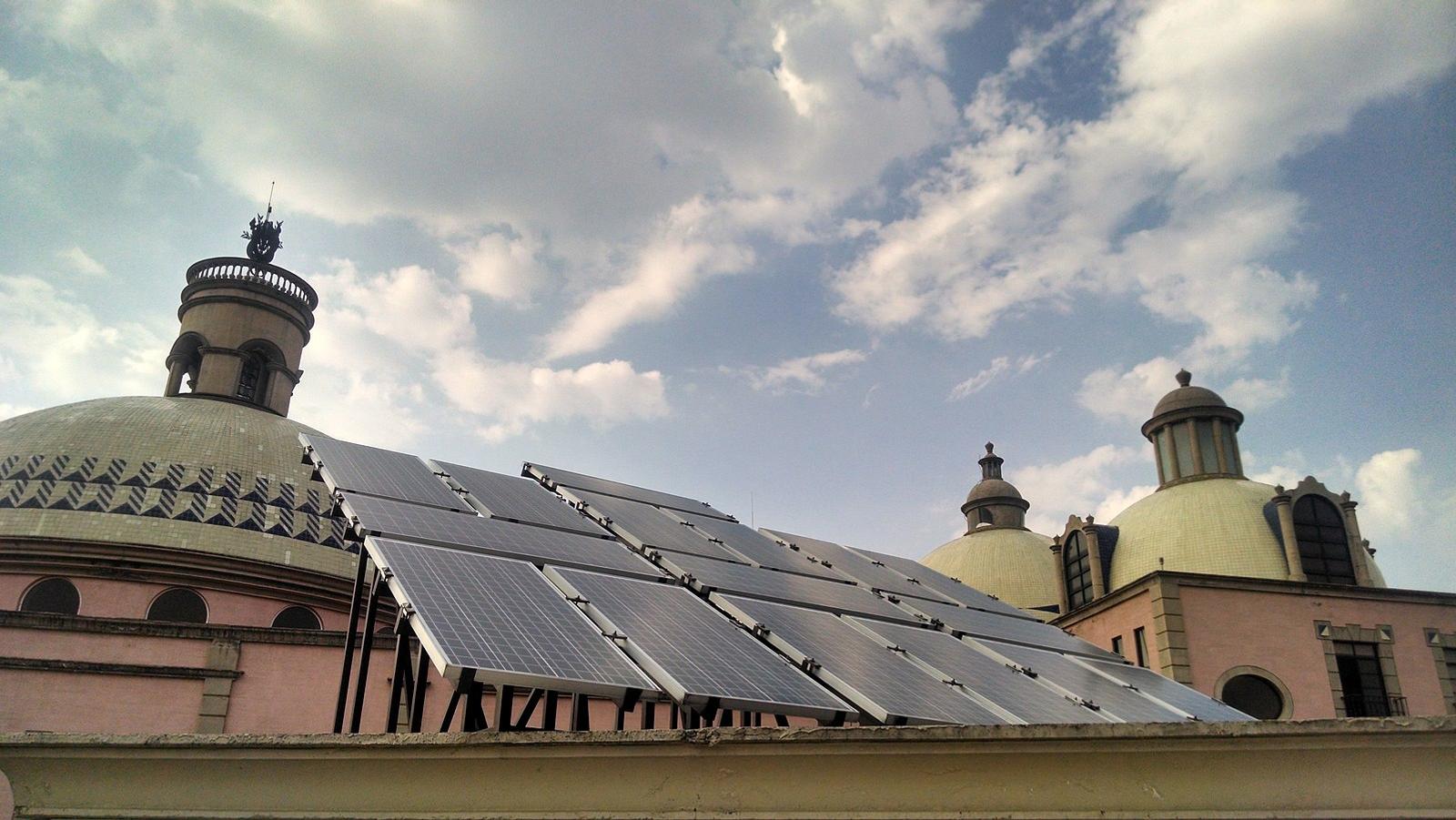 Compass Money: AMLO Threatens Constitutional Change Over Energy Law Dispute