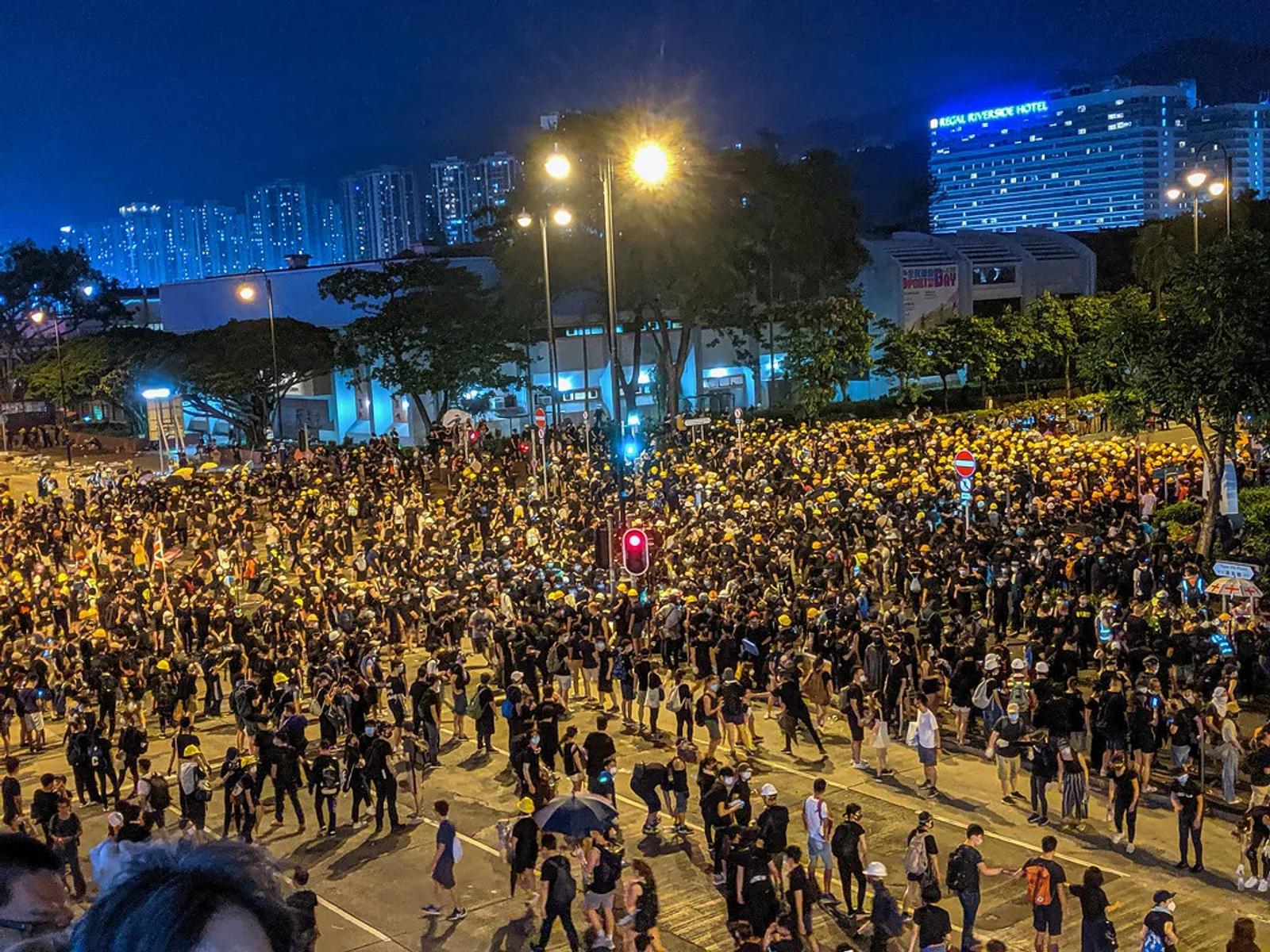 Compass World: Protesters Besieged by Hong Kong Police at PolyU