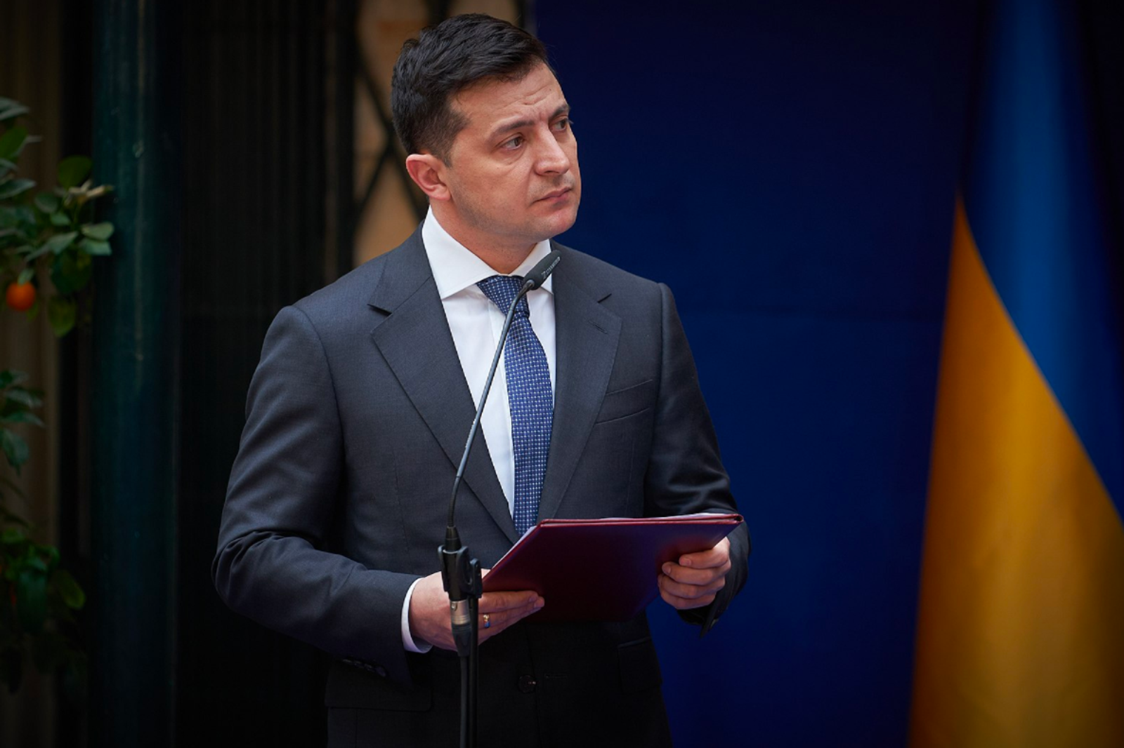 Newly Popular Zelensky Activates the Political Machine