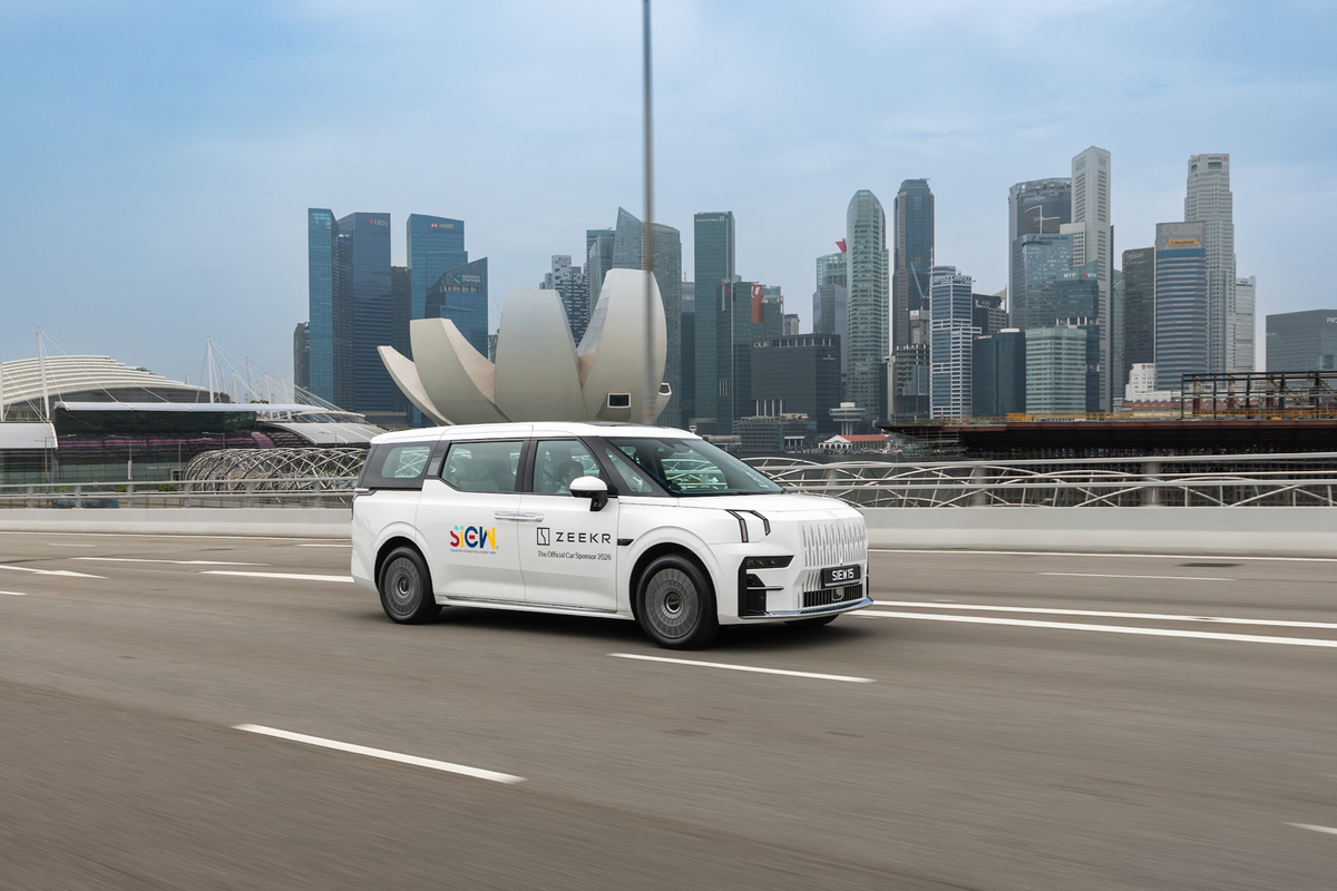 Zeekr 7X And 009 Shuttle Guests At Singapore International Energy Week 2026 – photo 3
