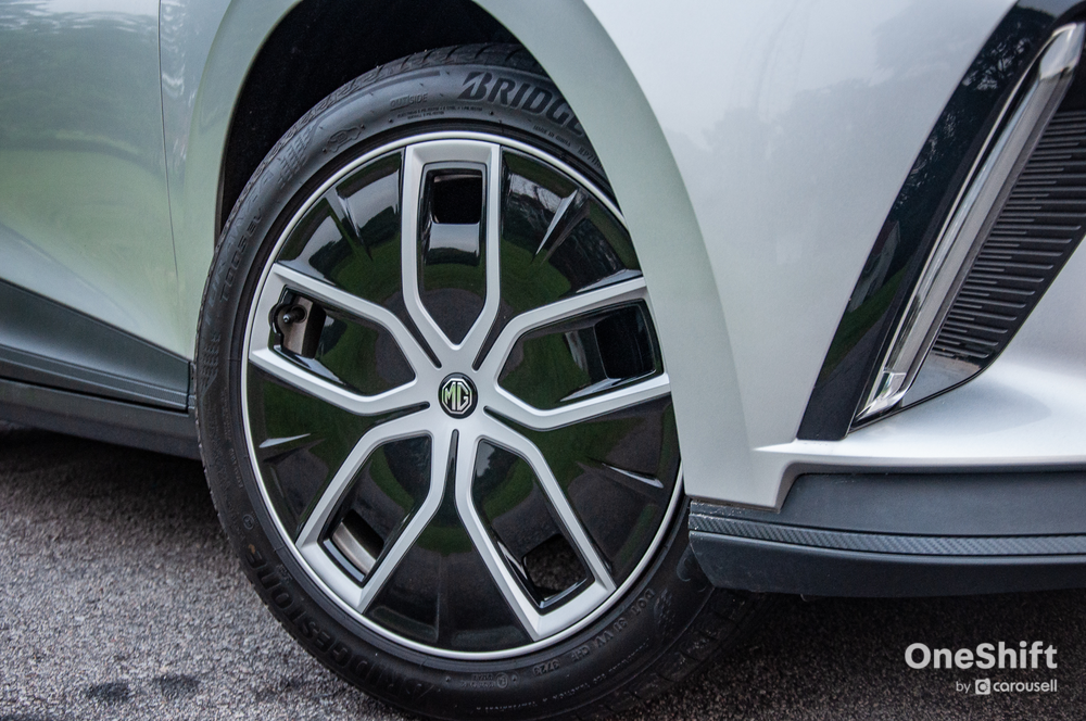 MG4 EV Review: Electrifying Hatchback Joy, Redefined – photo 4
