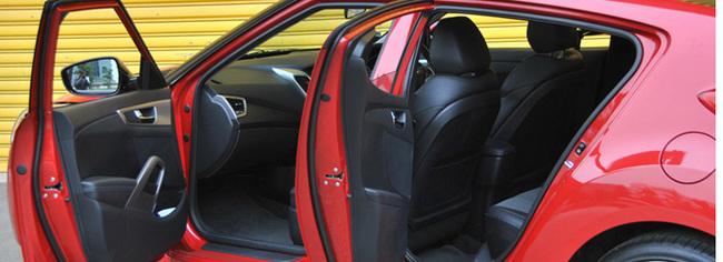 Hyundai Veloster 1.6 MPI Review: Opening new doors – photo 6