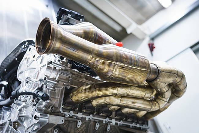 Aston Martin Valkyrie V12 Turns The Hypercar Engine Up To 11,100 – photo 2