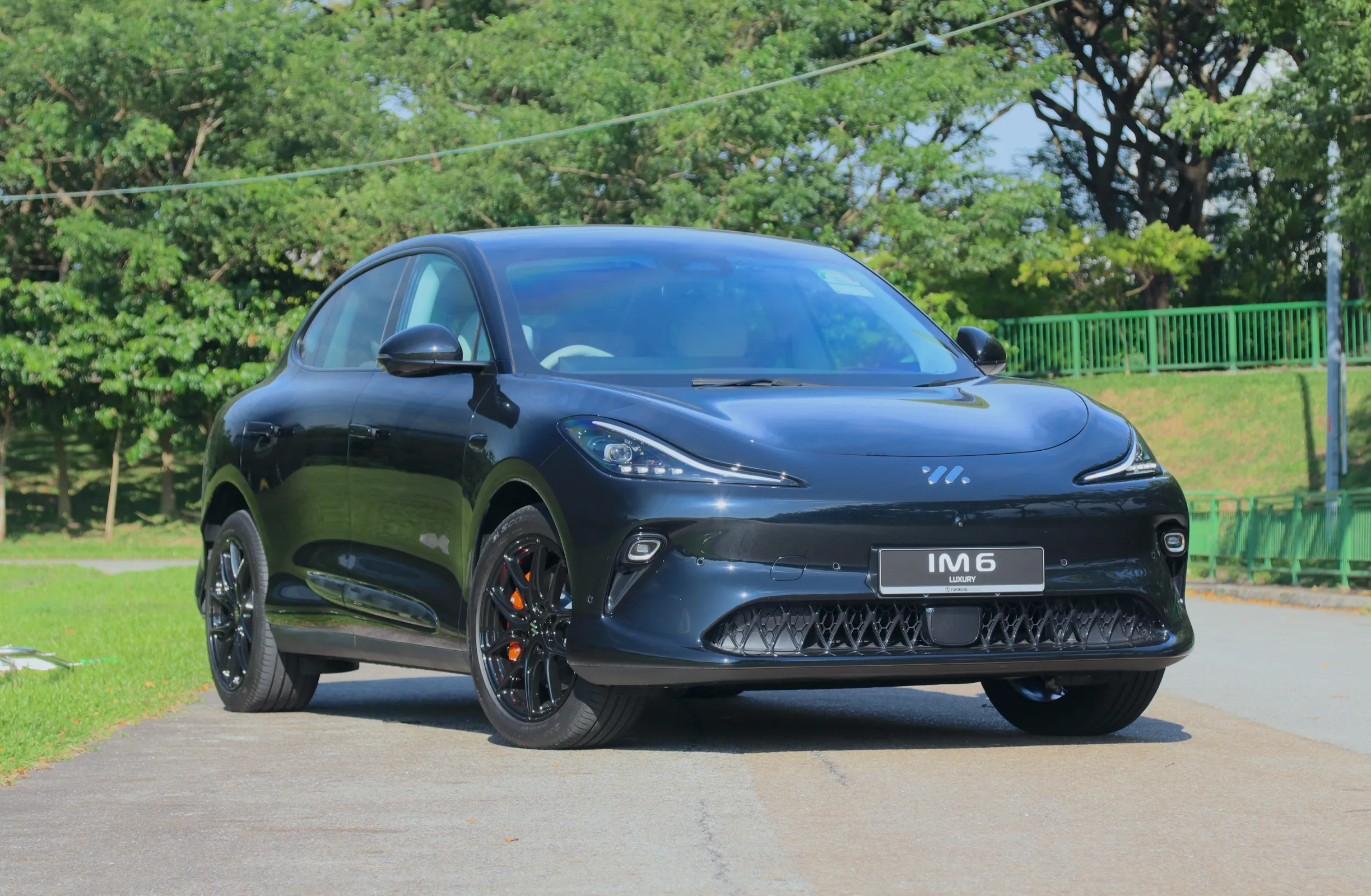 IM 6 Luxury (75 kWh) Review: Heavyweight Contender With A Gentle Touch