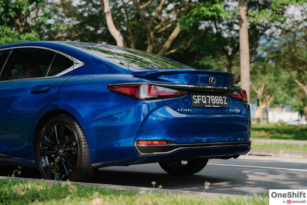 Lexus ES 250 F Sport Review: Simpler is Better – photo 2