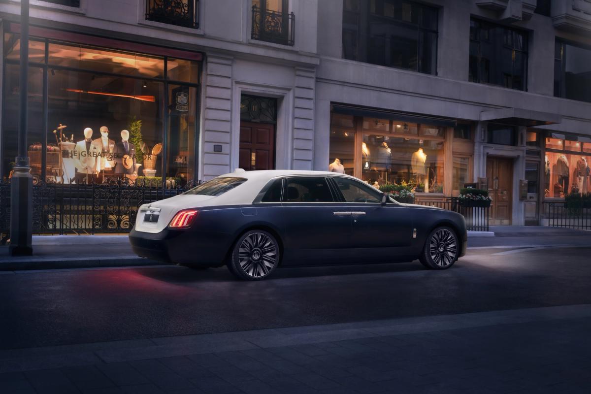 Rolls-Royce Unveils One-Off Ghost Savile Row – photo 4