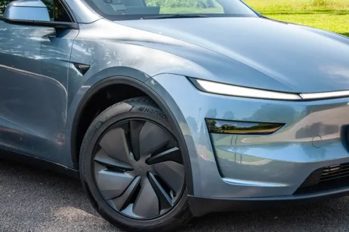 Tesla Model Y (Cat B Rear-Wheel Drive) Facelift Review: The iPhone Of EVs Grows Up