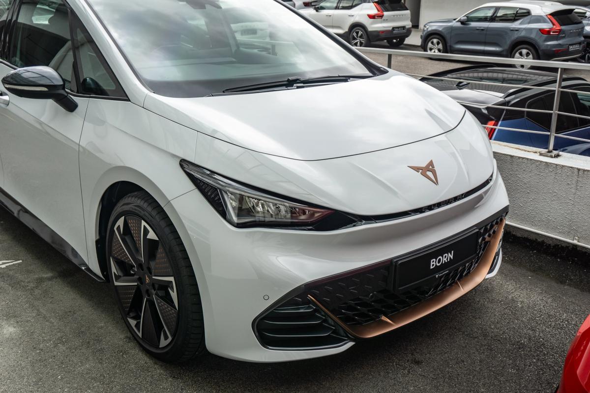 CUPRA Launches Electric Born Hatchback And Tavascan SUV Coupe In Singapore – photo 3
