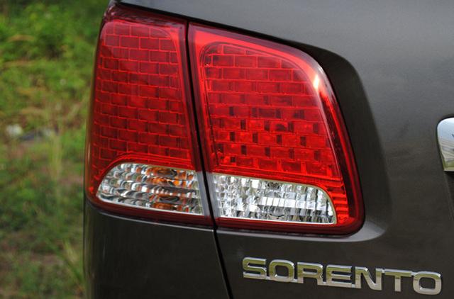 Kia Sorento EX 2.4 Review: Less Is More – photo 2