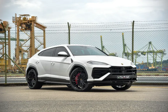 Lamborghini Urus SE Review: Hardly Any Drawbacks