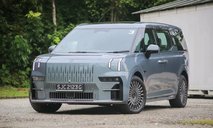 Zeekr 009 Deluxe Review: License To Redefine