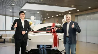 Nobel Prize-Winning Physicist Is 100,000th AVATR 07 Owner