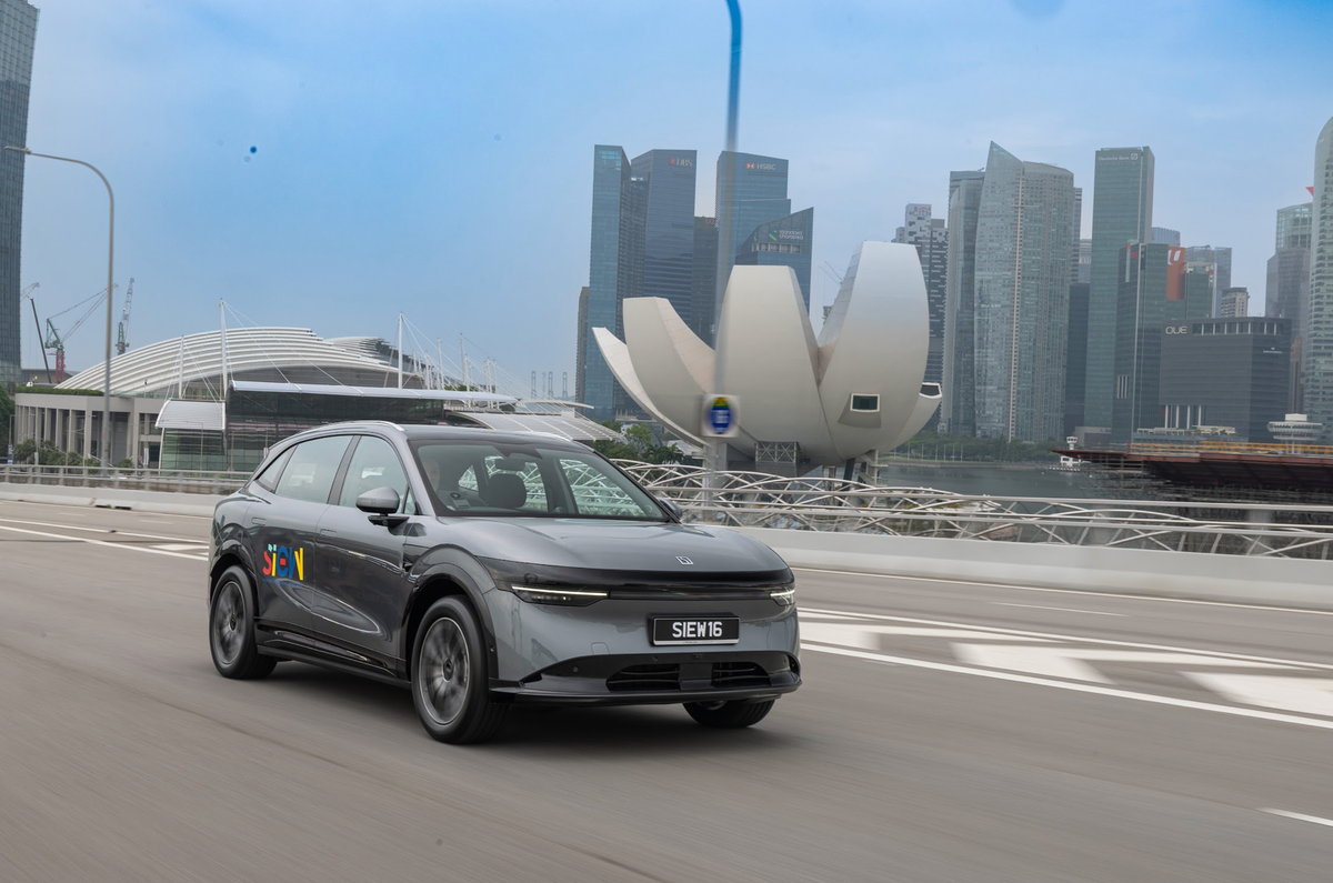 Zeekr 7X And 009 Shuttle Guests At Singapore International Energy Week 2026 – photo 1
