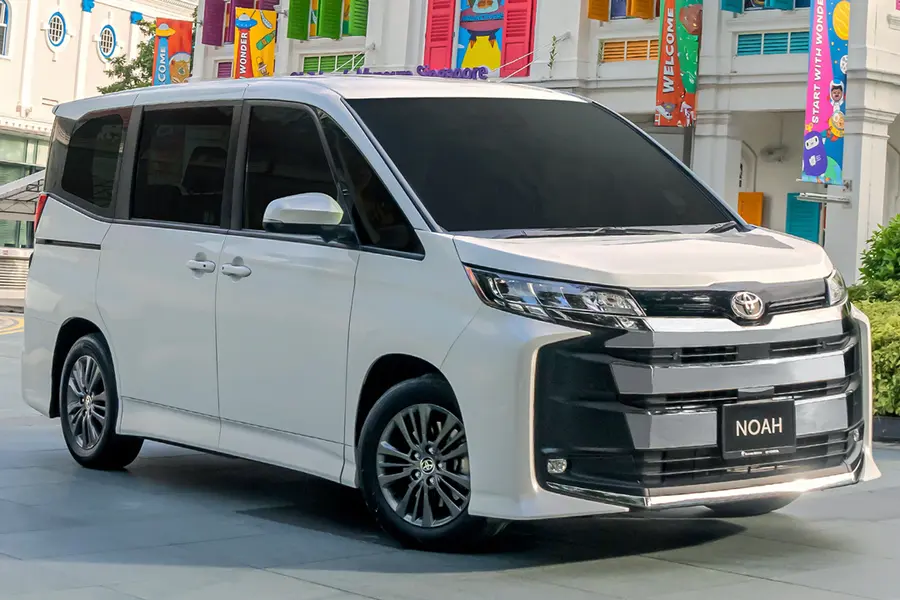 Toyota Noah Hybrid
