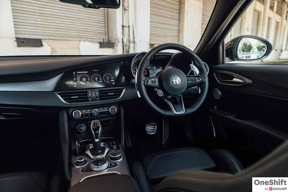 Alfa Romeo Giulia Veloce Review: The Hearty Italian – photo 46