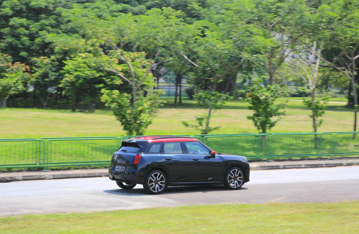 MINI Aceman JCW Review: Spirited EV With A Firm Streak – photo 36