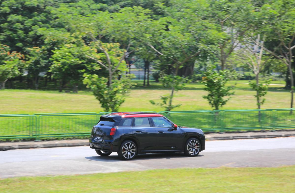 MINI Aceman JCW Review: Spirited EV With A Firm Streak – photo 36