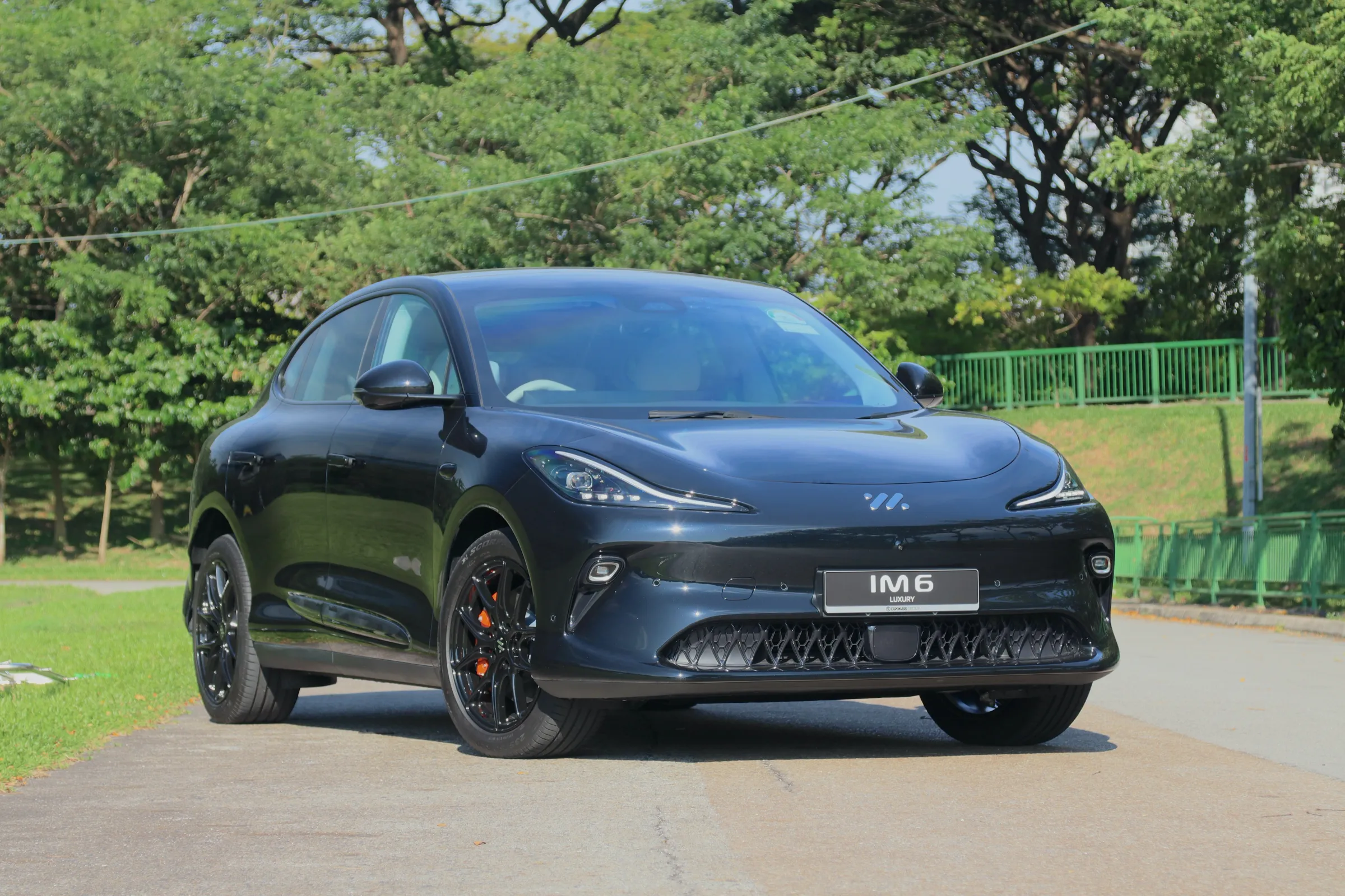 IM 6 Luxury (75 kWh) Review: Heavyweight Contender With A Gentle Touch