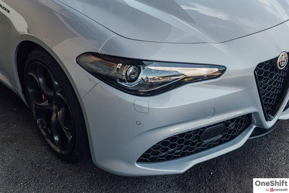 Alfa Romeo Giulia Veloce Review: The Hearty Italian – photo 45