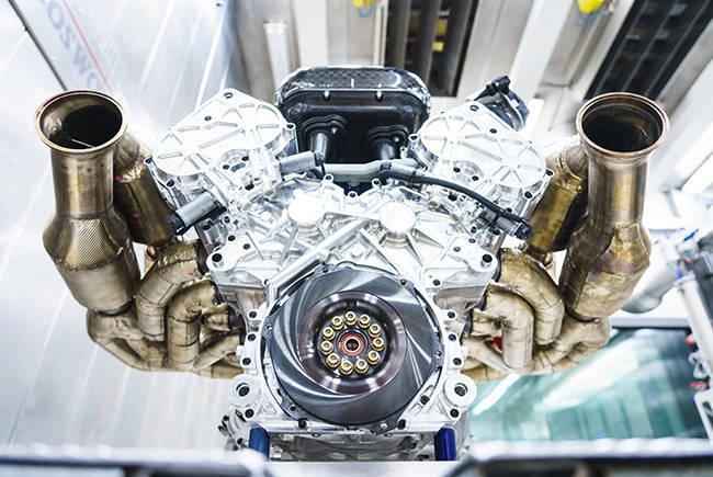 Aston Martin Valkyrie V12 Turns The Hypercar Engine Up To 11,100 – photo 1