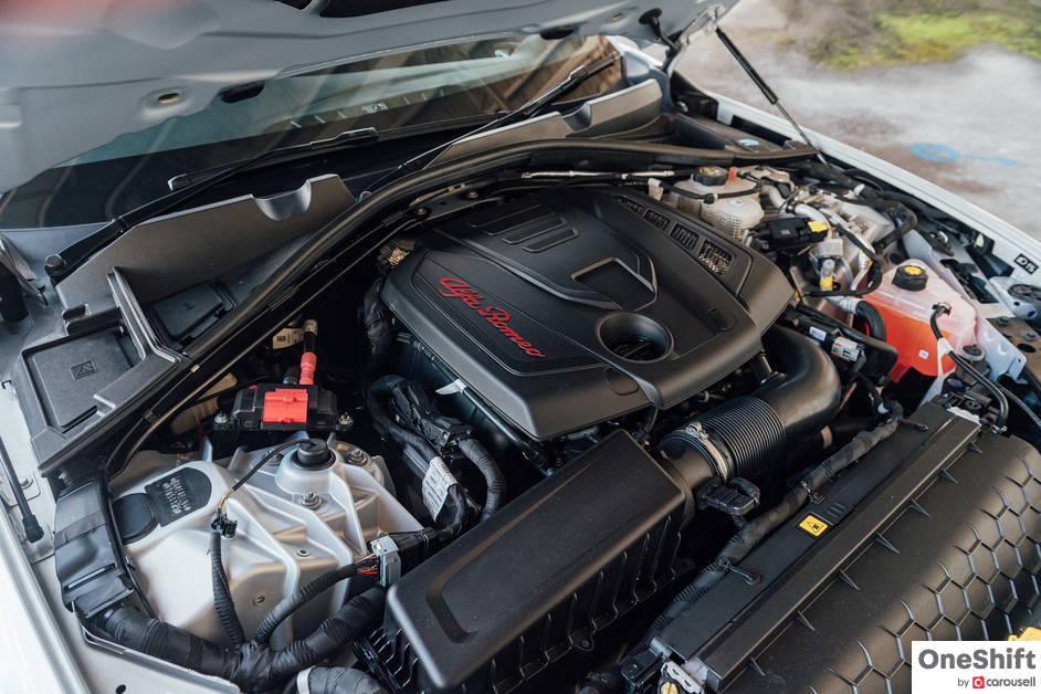 Alfa Romeo Giulia Veloce Review: The Hearty Italian – photo 49