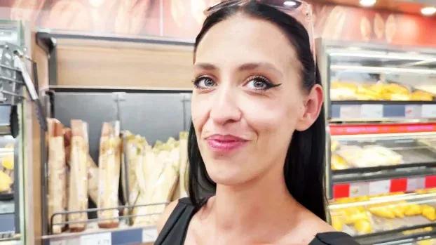 [JacquieEtMichelTV] Louna (28, goes shopping... and buys two stallions!  | Xporn