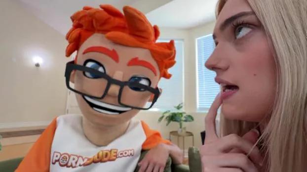 [PornDudeCasting] Gracey Snow (Cures Her Cravings with Porn Dude | Xporn